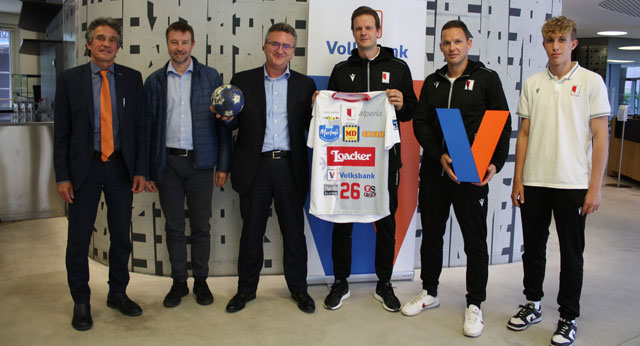 Die neue Ära des SSV Bozen Handball steht ganz im Zeichen der historischen Zusammenarbeit mit der Volksbank, welche für weitere 3 Jahre verlangert würde.