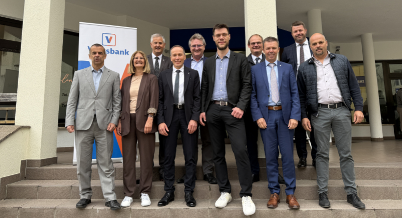 La filiale Volksbank di San Leonardo in Passiria festeggia i 50 anni di presenza sul territorio